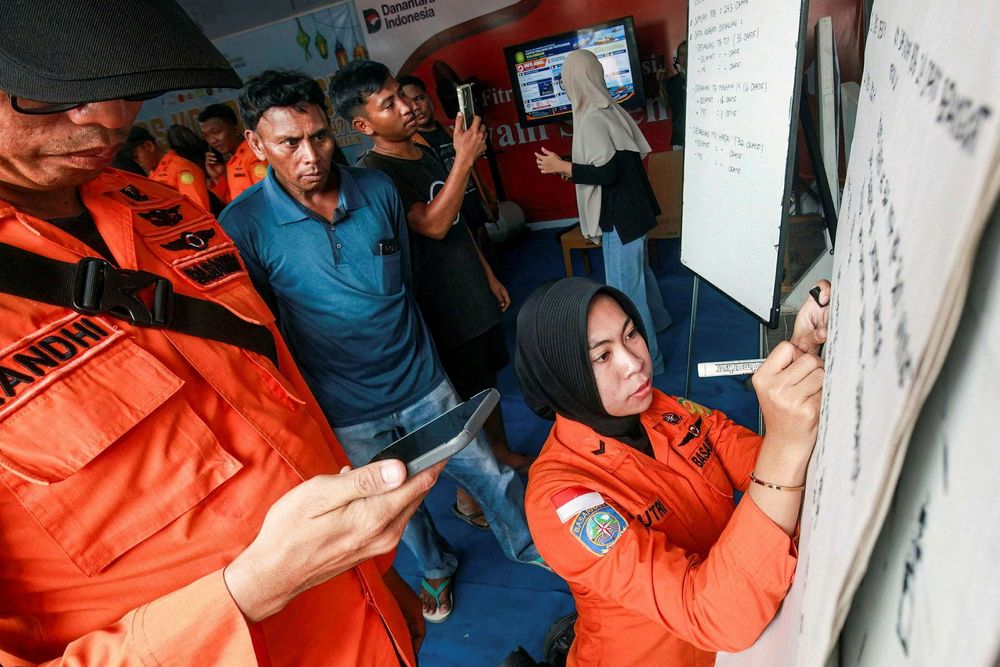 Ship capsized in Indonesia due to stormy weather, search for 130 missing persons.