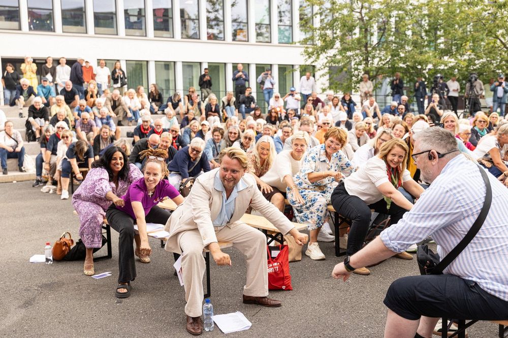 Debate by day, drinks by night: Norway has fun with democracy. Is it possible in Israel?