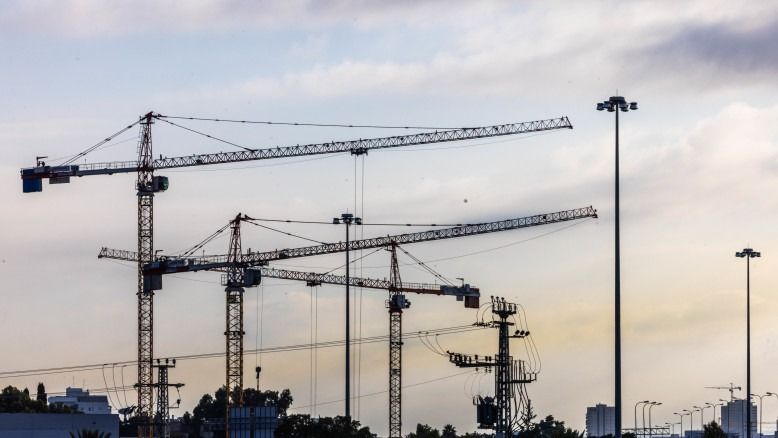 One Year, the Phones Disappeared: Israel's Real Estate Brokers Breaking Down