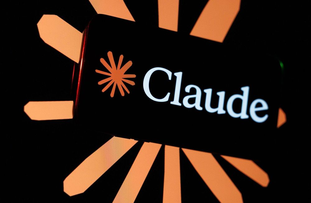 Anthropic: Researchers Wanted to Develop Biological Weapons Using Claude; OpenAI Calls for Slowing Development Race