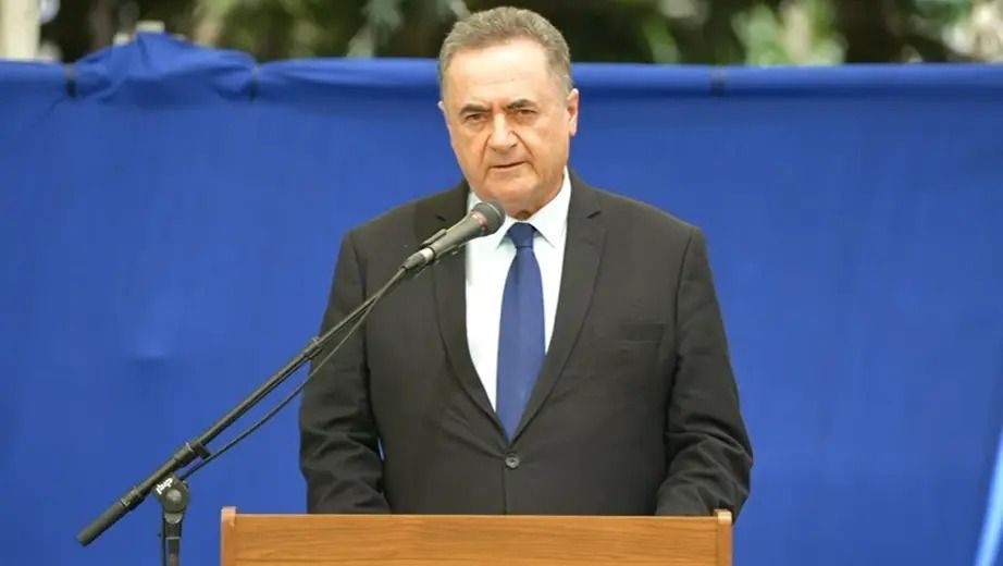 Defense Minister Warns Iran: 'Such a Strike Would Set Iran Back Decades'
