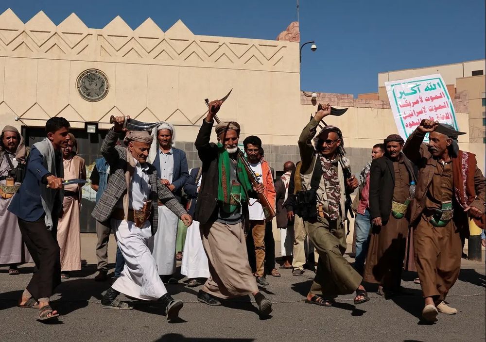 Arab Reports: Houthis Seized Port City Mocha