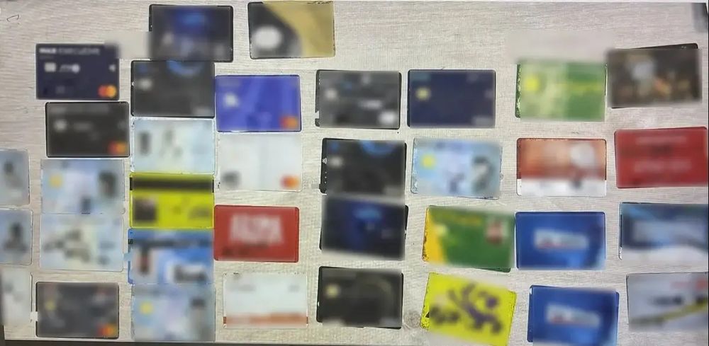 Woman Met Men on Tinder, Stole Credit Cards and Checks from Them