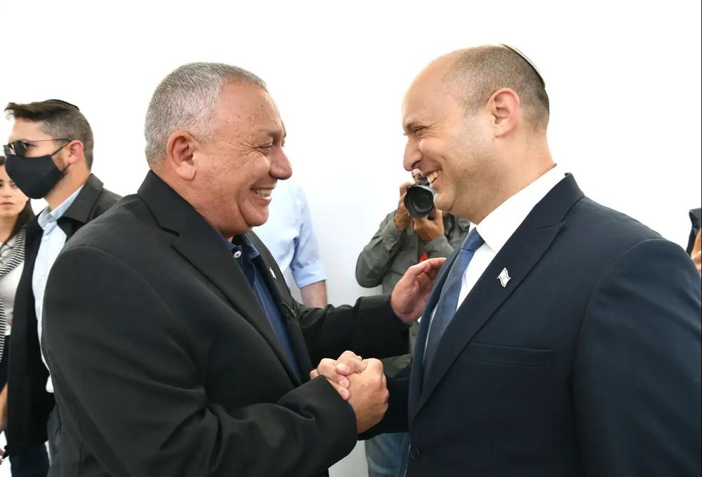 Smiling for Cameras and Fighting Over the Premiership: The Hidden Battle Within the Change Bloc