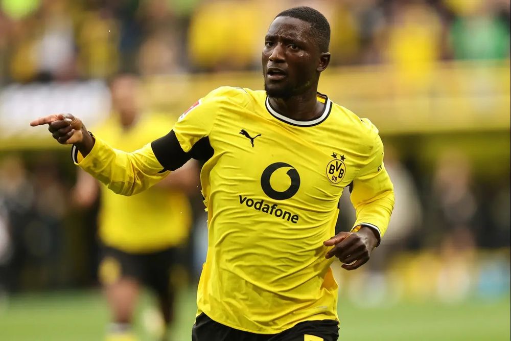 Dortmund Seeks 3 from 3, Will Augsburg Defend the Peak?