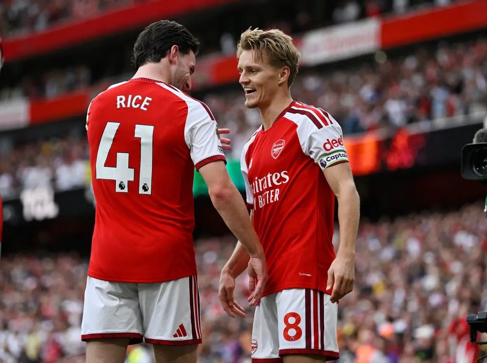 Arsenal Seeks to Stay Perfect, Tottenham Under Pressure
