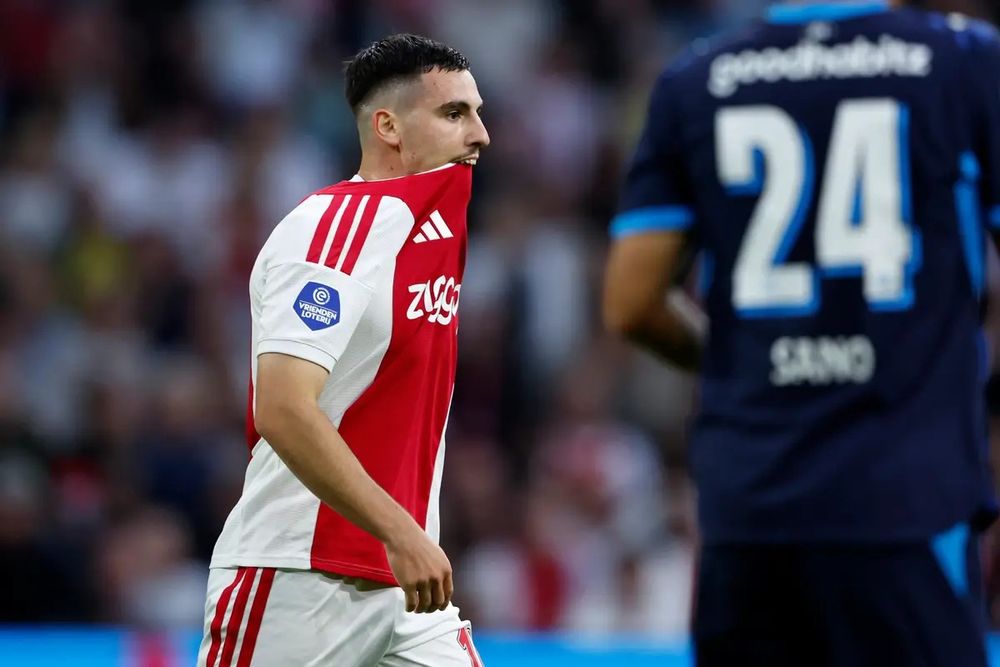 Oscar Glooch May Be Relegated to Ajax Bench